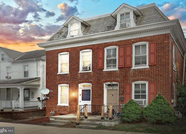 Property at 129 S Pleasant St, Hanover, PA 17331, 3 beds, 1.5 baths
