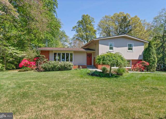 Property at 3611 Kirkwood Dr, Fairfax, VA 22031, 4 beds, 3.5 baths