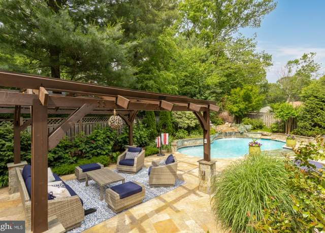 Property at 5117 Pheasant Ridge Rd, Fairfax, VA 22030, 4 beds, 2.5 baths