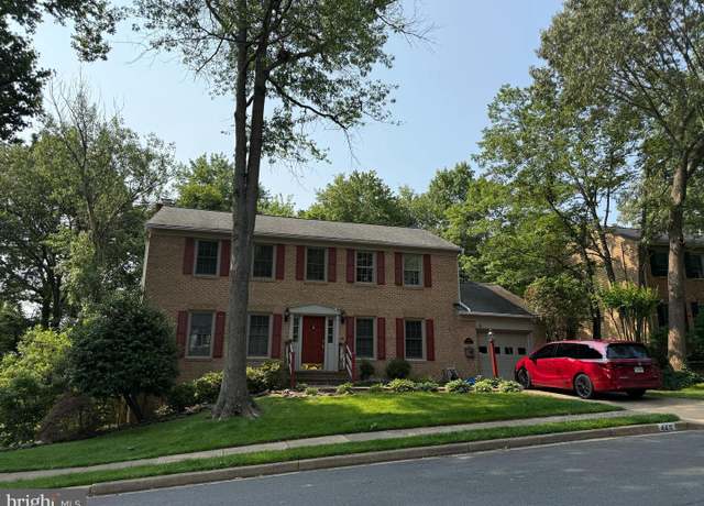 Property at 4411 Boxwood Dr, Dumfries, VA 22025, 4 beds, 3 baths