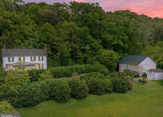 Property at 436-440 Chapman Landing Rd, Edinburg, VA 22824, 2 beds, 2.5 baths