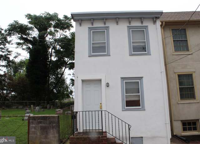 Property at 407 Williams St, New Castle, DE 19720, 2 beds, 1.5 baths