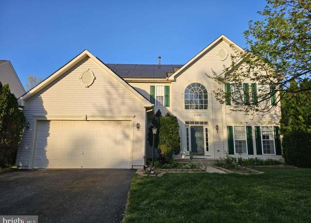 Property at 2108 Chestnut Ln, Frederick, MD 21702, 4 beds, 3.5 baths