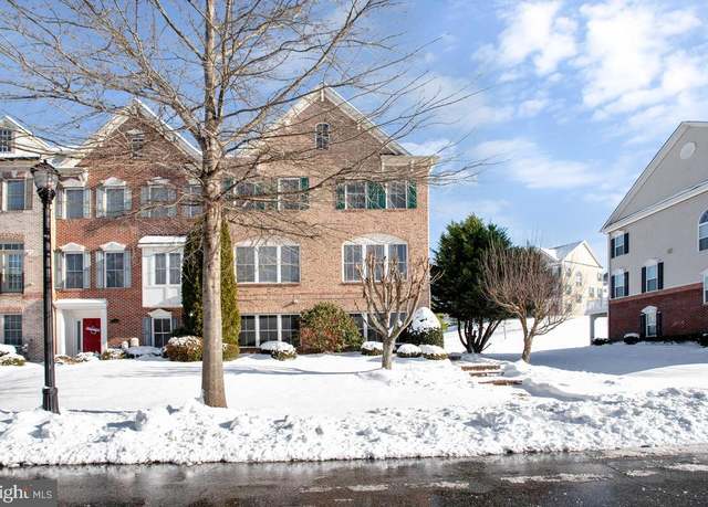 Property at 2810 Moores Plains Blvd, Upper Marlboro, MD 20774, 3 beds, 3.5 baths