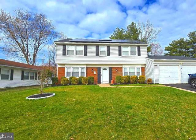 Property at 74 Earnshaw Ln, Willingboro, NJ 08046, 4 beds, 2.5 baths