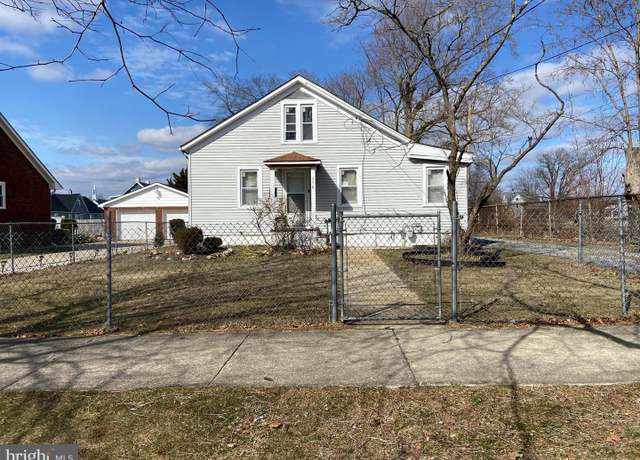 Property at 230 W Grape St, Vineland, NJ 08360, 3 beds, 1 bath