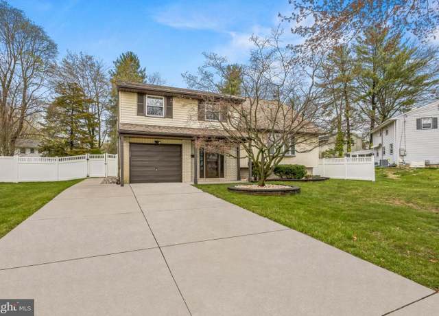 Property at 117 Keats Pl, Cherry Hill, NJ 08003, 4 beds, 2.5 baths