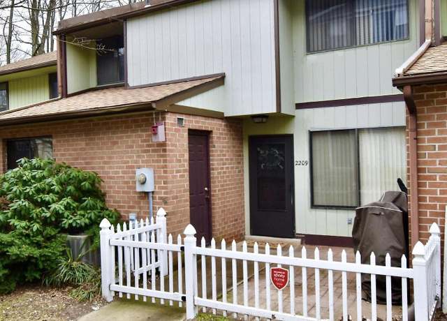 Property at 2209 Greenwood Dr, Lindenwold, NJ 08021, 2 beds, 2.5 baths