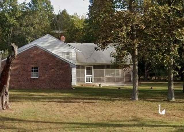 Property at 109 Beebetown Rd, Hammonton, NJ 08037, 3 beds, 1 bath