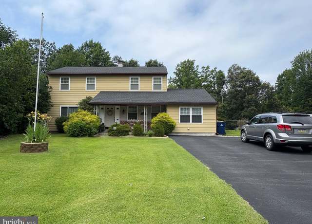 Property at 28 Matthew Dr, Reading, PA 19608, 4 beds, 2.5 baths