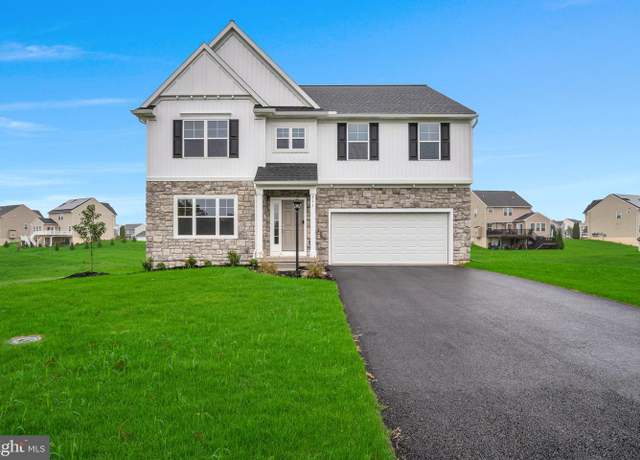 Property at 211 Forgedale Dr, Carlisle, PA 17015, 4 beds, 3.5 baths