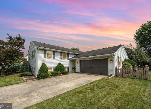 Property at 1016 Teakwood Ln, Enola, PA 17025, 4 beds, 3 baths