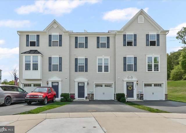 Property at 1884 Thistle Ct, Downingtown, PA 19335, 3 beds, 2.5 baths