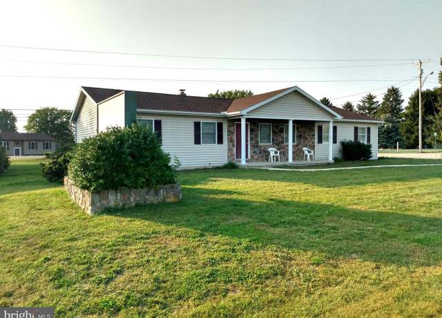 Property at 5771 Philadelphia Ave, Chambersburg, PA 17202, 4 beds, 2.5 baths
