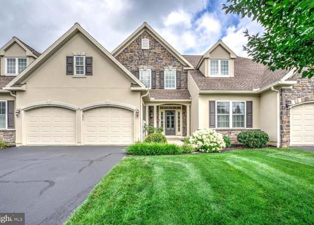 Property at 802 Huntington Pl, Lancaster, PA 17601, 3 beds, 3.5 baths