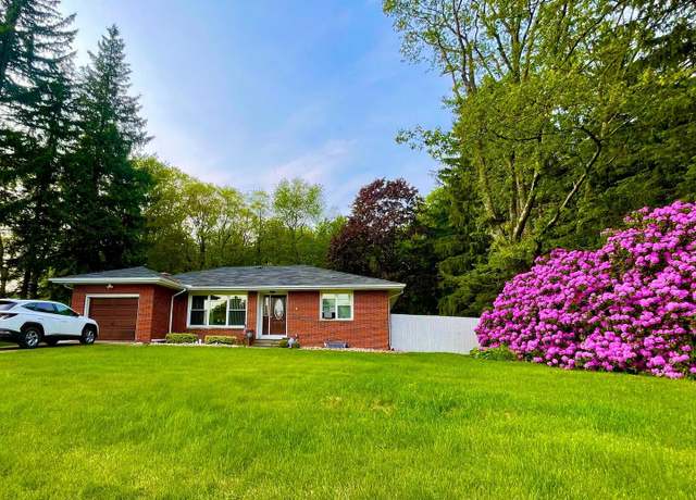 Property at 340 Crescent Rd, Freeland, PA 18224, 2 beds, 2 baths
