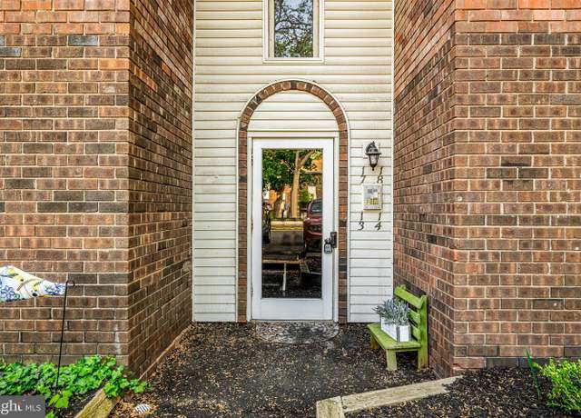 Property at 13 Kings Ct #13, Hatboro, PA 19040, 2 beds, 1 bath