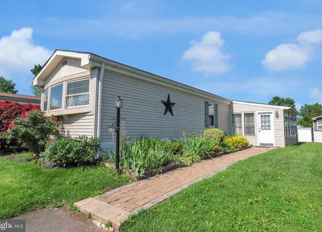 Property at 423 Running Brook Rd, North Wales, PA 19454, 2 beds, 1.5 baths
