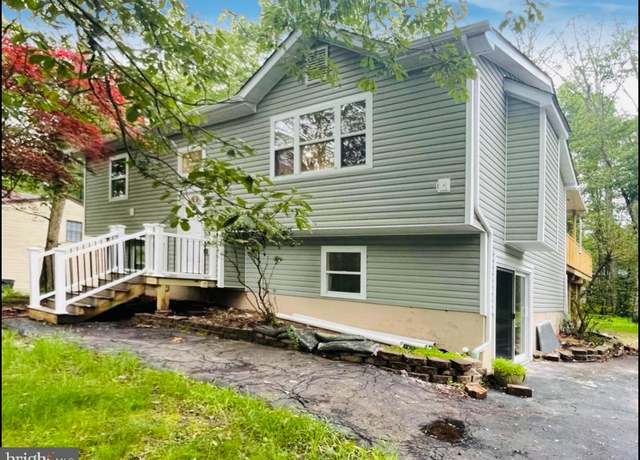 Property at 114 Brewster Way, East Stroudsburg, PA 18301, 4 beds, 2.5 baths