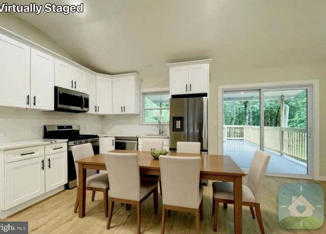 Property at 114 Brewster Way, East Stroudsburg, PA 18301, 4 beds, 2.5 baths