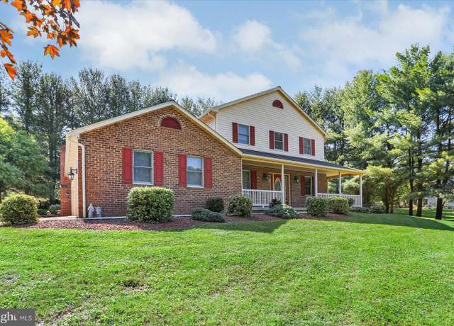 Property at 63 Lindsay Ln, Hanover, PA 17331, 3 beds, 2.5 baths
