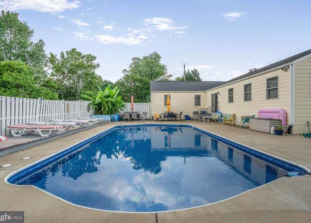 Property at 6012 Brookland Rd, Alexandria, VA 22310, 4 beds, 2.5 baths