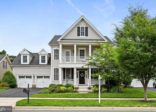 Property at 24247 Purple Finch Dr, Aldie, VA 20105, 4 beds, 3.5 baths