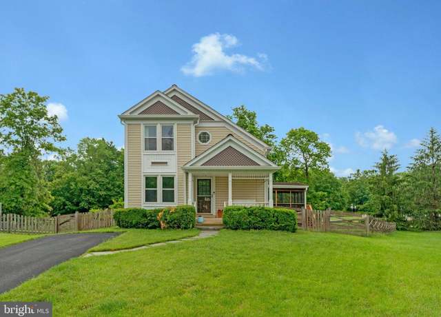 Property at 7 Bentmoor Ct, Sterling, VA 20165, 3 beds, 3 baths