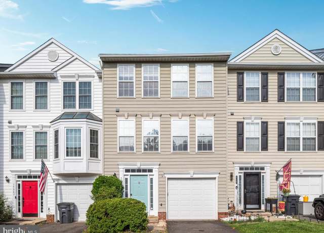 Property at 17365 Avion Sq, Round Hill, VA 20141, 3 beds, 3 baths