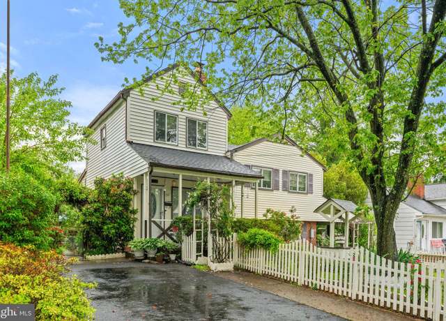 Property at 1517 Margaret St, Woodbridge, VA 22191, 5 beds, 3 baths