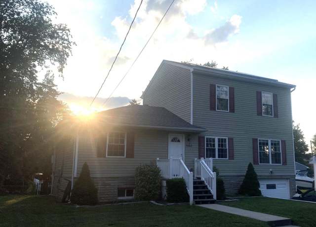 Property at 7662 Pine Haven Dr, Pasadena, MD 21122, 3 beds, 2 baths