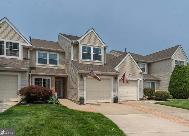 Property at 2202 Doral Dr, Blackwood, NJ 08012, 3 beds, 2.5 baths