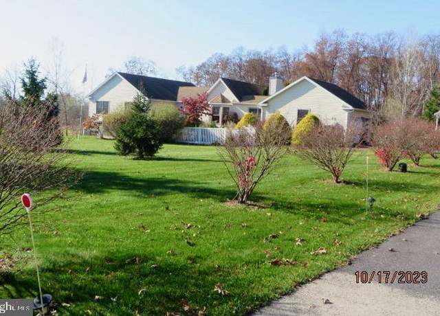 Property at 1310 Zipp Rd, Pennsburg, PA 18073, 3 beds, 2.5 baths