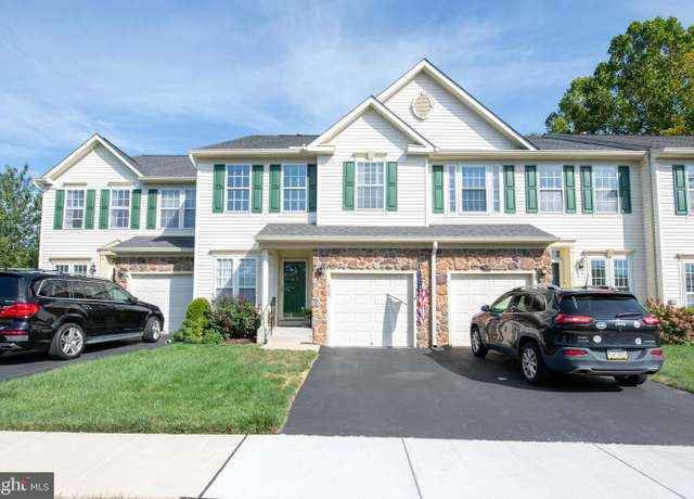 Property at 604 Tulip Dr, Warrington, PA 18976, 3 beds, 3 baths