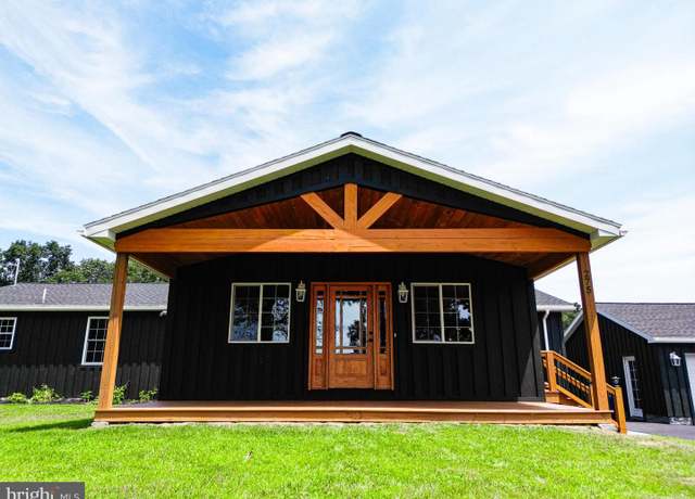 Property at 275 N Middleton Rd, Carlisle, PA 17013, 4 beds, 3.5 baths