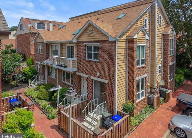 Property at 1109 N Vernon St, Arlington, VA 22201, 2 beds, 2 baths