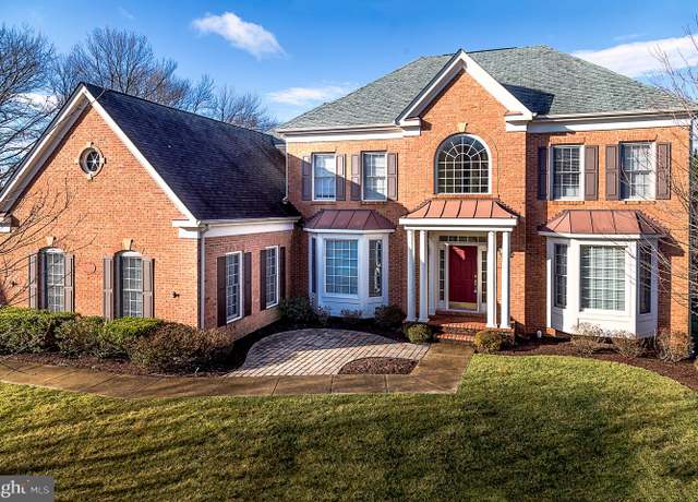 Property at 2702 Robaleed Way, Herndon, VA 20171, 5 beds, 4.5 baths