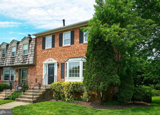 Property at 4622 Linmar Ct, Alexandria, VA 22312, 3 beds, 3.5 baths