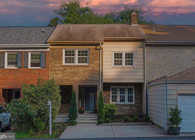 Property at 1135 Moorefield Hill Ct SW, Vienna, VA 22180, 4 beds, 3.5 baths