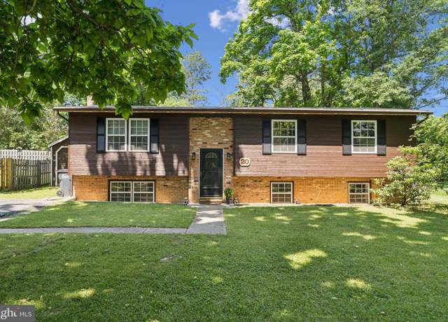 Property at 20 S James St, Hamilton, VA 20158, 4 beds, 3 baths