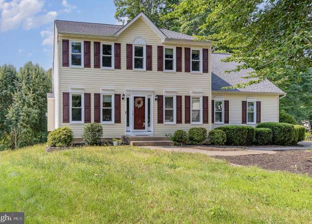 Property at 11 Basalt Dr, Fredericksburg, VA 22406, 5 beds, 3.5 baths