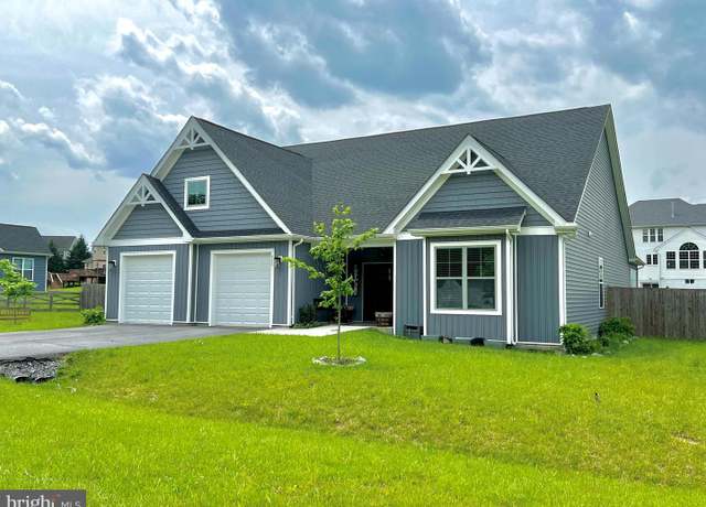 Property at 111 Moonstone Dr, Kearneysville, WV 25430, 3 beds, 2 baths