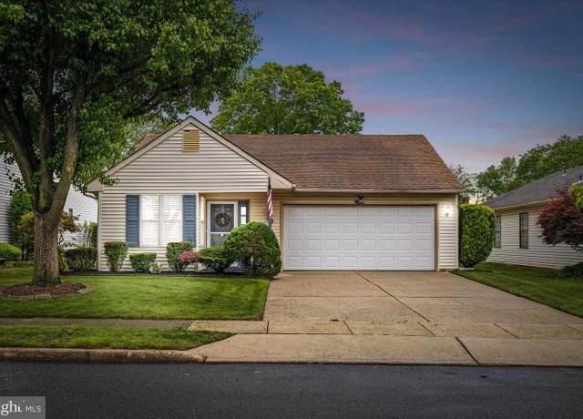 Property at 9 Fernwood Ct, Columbus, NJ 08022, 2 beds, 2 baths