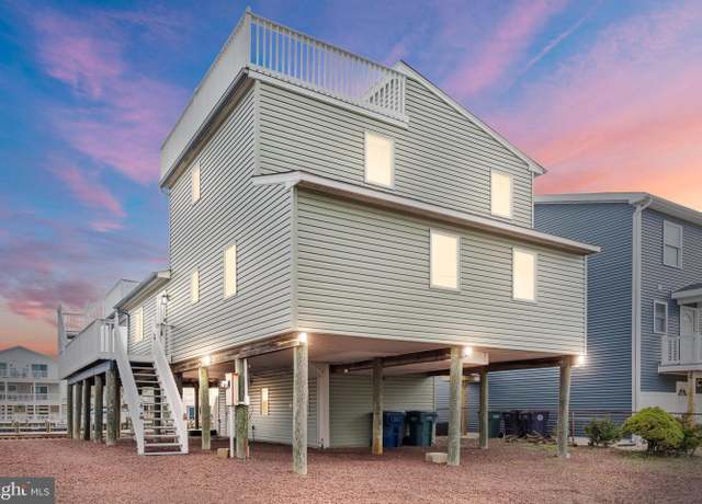 Property at 4 W Shrewsbury Dr, Tuckerton, NJ 08087, 3 beds, 2.5 baths