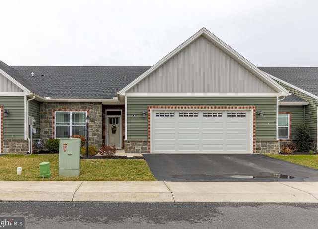 Property at 103 Cardinal Dr, Shippensburg, PA 17257, 2 beds, 2.5 baths