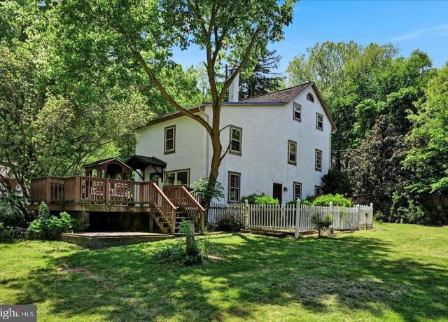 Property at 675 Lancaster Pike, Oxford, PA 19363, 4 beds, 2 baths