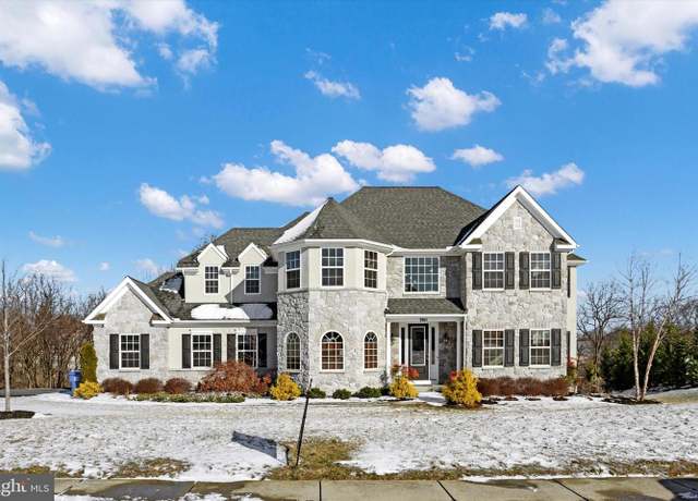 Property at 7061 Creek Crossing Dr, Harrisburg, PA 17111, 4 beds, 3.5 baths