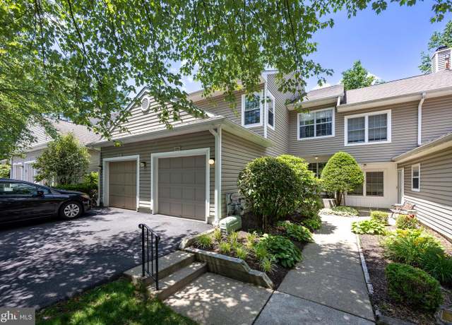 Property at 256 Stanton Ct, Glen Mills, PA 19342, 3 beds, 2.5 baths