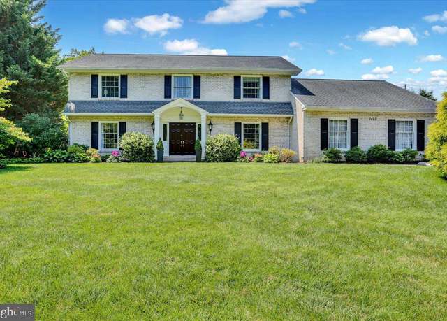 Property at 1420 Valley Rd, Lancaster, PA 17603, 5 beds, 3 baths