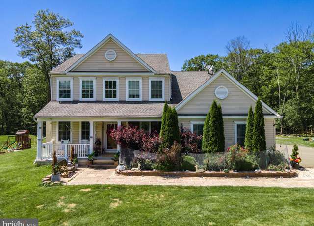 Property at 6 Westridge Ct, East Stroudsburg, PA 18302, 4 beds, 3.5 baths